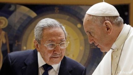 Папа Римский впервые встретился с Раулем Кастро