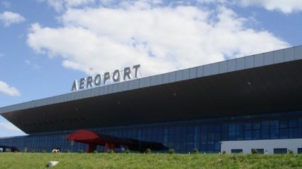 Аэропорт "Бельбек" в Севастополе захвачен военнослужащими РФ 