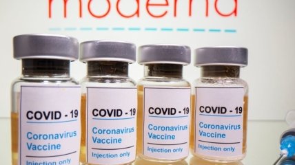 Эффективна при тяжелых случаях: создатели вакцины Moderna заявили о неожиданном "прорыве"