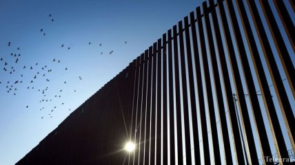 Суд Калифорнии заблокировал строительство стены на границе с Мексикой