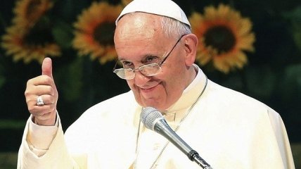 «Кормите грудью без боязни, как Дева Мария»: папа Римский поощрил кормление ребенка грудью в церкви, видео