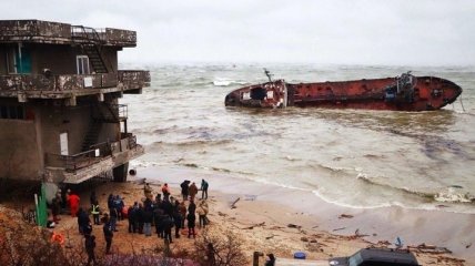 Авария танкера "Делфи": капитана выписали из больницы