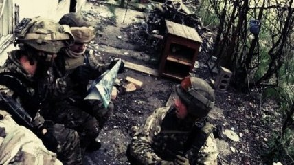 Враг обстрелял позиции "Азова" из тяжелого оружия, один боец погиб