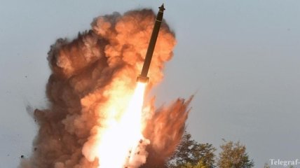 Северная Корея запустила три ракеты в сторону Японского моря