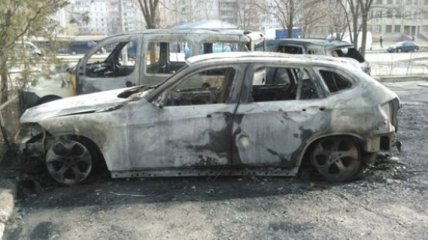 Ночью в Сумах сожгли 4 автомобиля