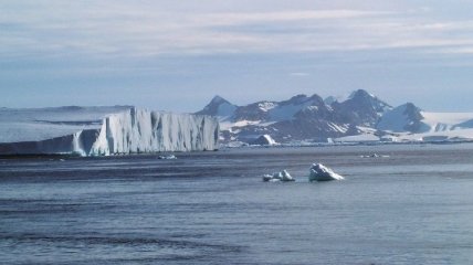Исследователи показали реку Антарктиды (Видео) 