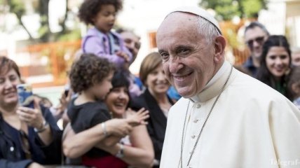 Папа Римский призвал мир переходить на сторону "чистой" энергетики 