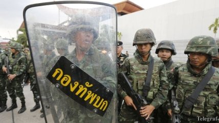 Военные в Таиланде силой удерживают нескольких министров