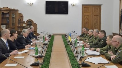 Начальник Генштаба ВСУ провел встречу с делегацией МККК 