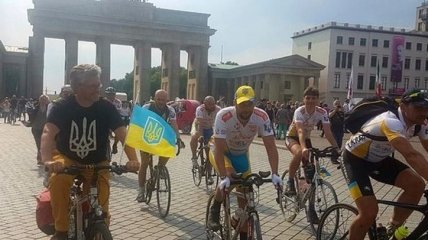 Украинский благотворительный велопробег добрался до Берлина (Фото)