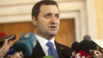 Экс-премьеру Молдовы оставили за решеткой
