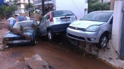 В Греции трое людей погибли из-за сильных наводнений