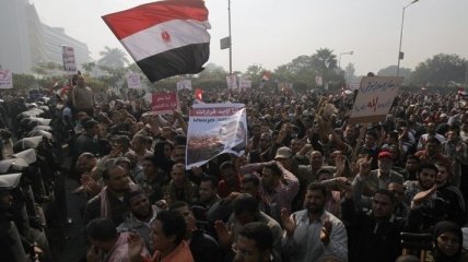 Сторонники президента Египта заблокировали Конституционный суд