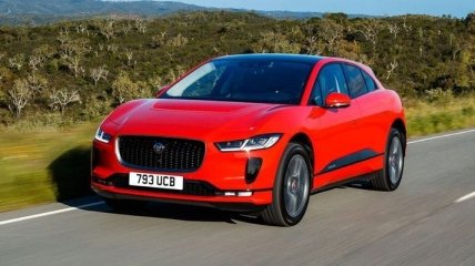 Электрокроссовер Jaguar сразился с двумя Tesla Model X (Видео)
