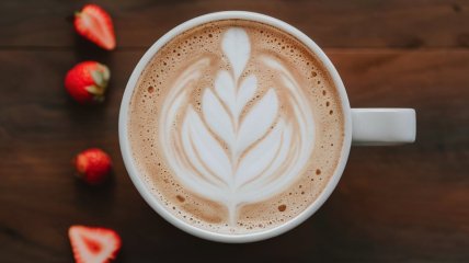 Этот кофе прекрасно освежает в жару (изображение создано с помощью ИИ)