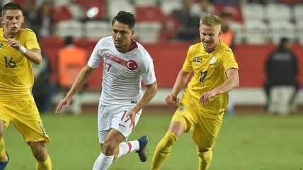 В матче против Турции дебютировали два игрока сборной Украины