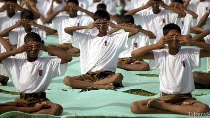 В Индии впервые массово отмечают международный День йоги