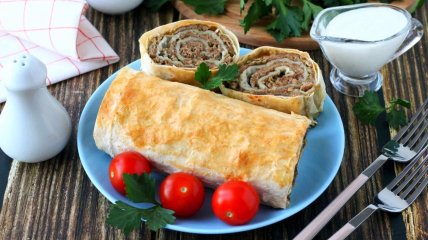 Лаваш з фаршем та сиром