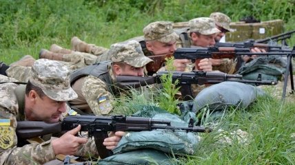 На Яворивском полигоне офицеров учат воевать, как в АТО