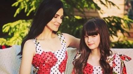 Звездный Инстаграм: Маша Ефросинина с детства приучает дочку к дорогим платьям
