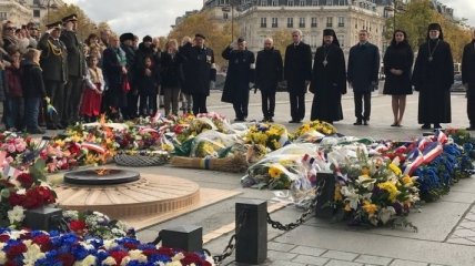В центре Парижа украинские чиновники почтили память жертв Голодомора