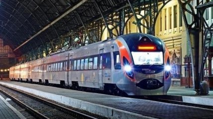 Укрзалізниця відкрила продаж квитків ще на дев'ять поїздів