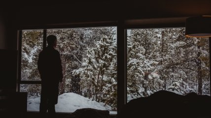 Зимой открывать окно надолго – не очень хорошая идея