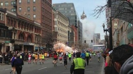 Два взрыва прогремели у финишной черты Бостонского марафона
