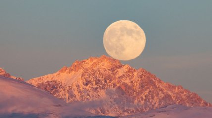 Снежная луна