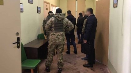 В мэрии Харькова проводятся два десятка обысков