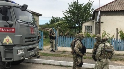Силовики РФ пришли с обысками к 65-летней крымской татарке: МИД требует прекратить нарушения прав человека