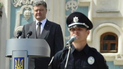 Порошенко: Патрульная служба - символ внедрения реформ в Украине