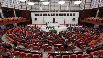 В Турции парламентская комиссия одобрила увеличение полномочий президента