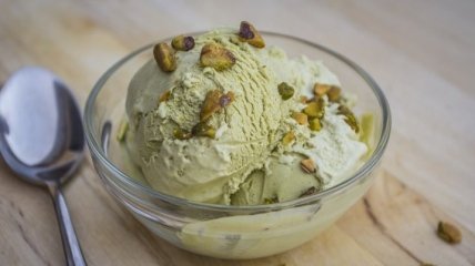 "В такую жару, как говорят, то, что доктор прописал": Лилия Ребрик поделилась рецептом фисташкового мороженого