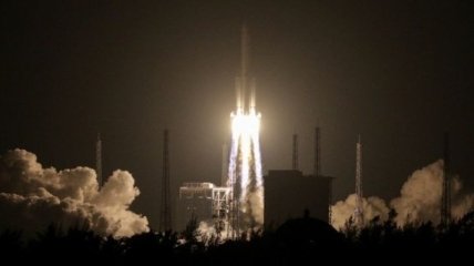 Китай разработал и запустил самую мощную ракету-носитель (Видео)