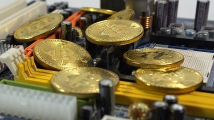 Обвал на криптовалютном рынке: Bitcoin упал почти на $10 тысяч за полдня