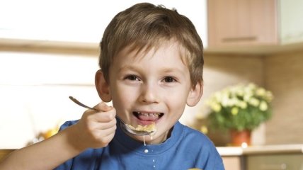 Медики назвали худшие завтраки для здоровья детей