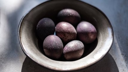 Красивые мерцающие пасхальные яйца