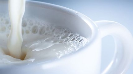 Почему будущим матерям не стоит пить обезжиренное молоко?