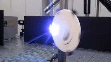 Сверхскоростные лазеры позволяют создать "говорящий" плазменный шар (Видео)