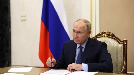 Путин теперь будет поздравлять томичей с Новым годом вовремя