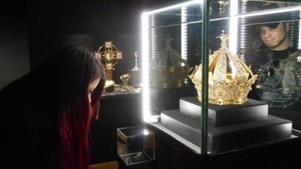 Из музея во Франции украли корону стоимостью более 1 миллиона долларов