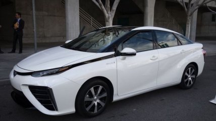 Toyota рассказала о седане Mirai для рынка Европы