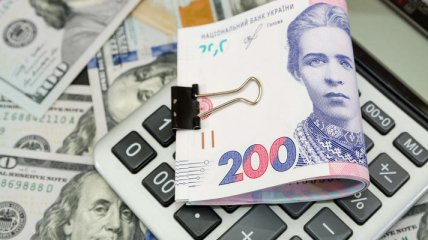 Доллар замерз, евро взлетел: курс валют в Украине на 21 апреля