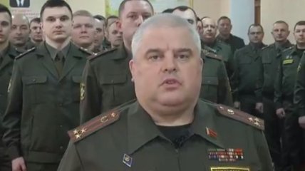 "Это точно не КНДР?": в сети обсуждают видео "передачи энергии" от Лукашенко военным