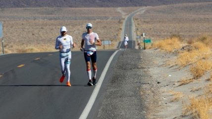 Ультрамарафон на 217 км в Долине смерти под палящим солнцем: украинец рассказал, как одолел самый тяжелый забег в мире (фото)