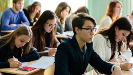 В Украине уточнили сроки и нюансы перехода на 12-летнюю систему обучения в школах