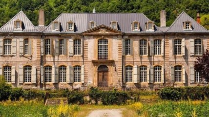 Пара восстанавливает заброшенный французский замок XVIII века (Фото)