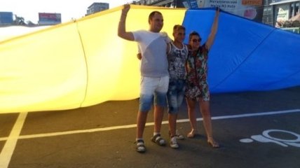 В Днепре развернули рекордно большой флаг Украины