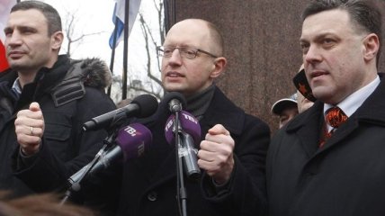 Яценюк пообещал «кровавые» президентские выборы.